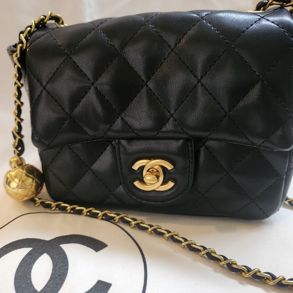GWP Chanel Black Quilted Mini Crossbody Bag with Gold Accents - Picture 3 of 16